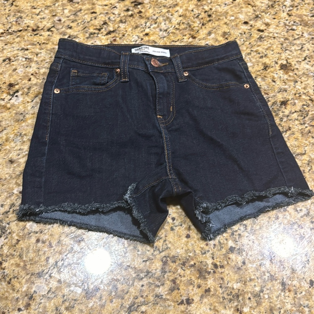 Girls Levi, dark wash shorts high-rise